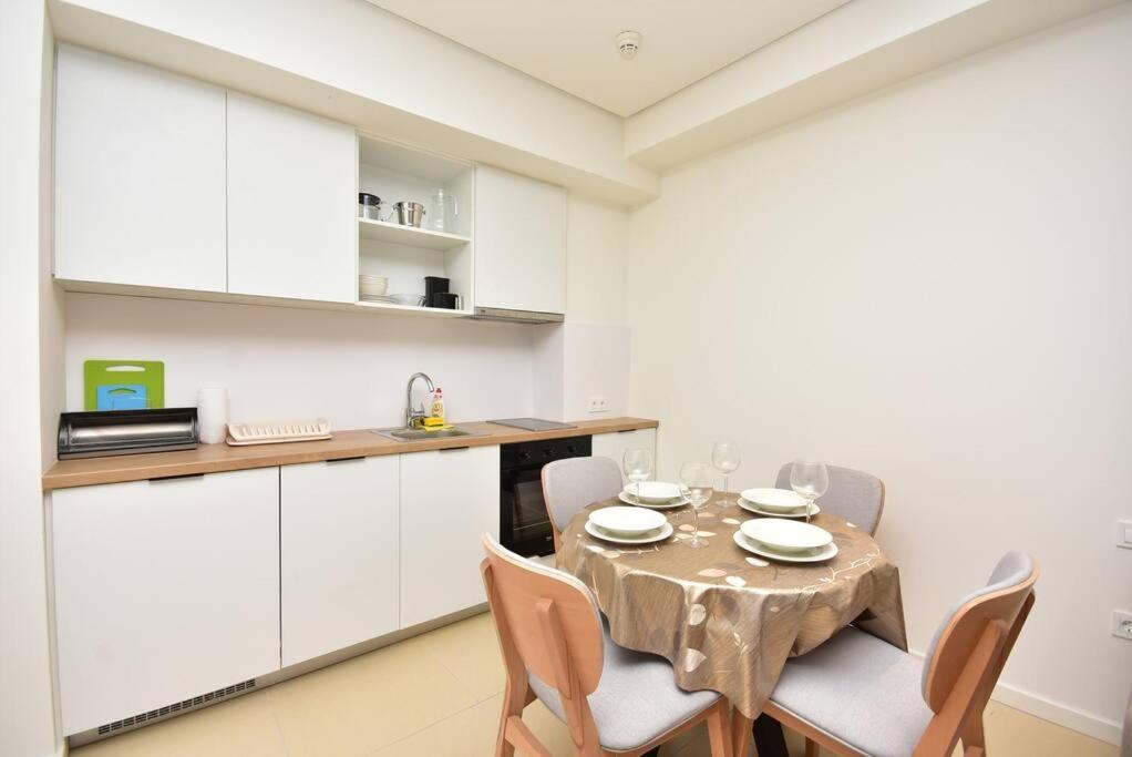 Brand New ! Seaside Apt With Poolview & Parking Budva Exterior photo
